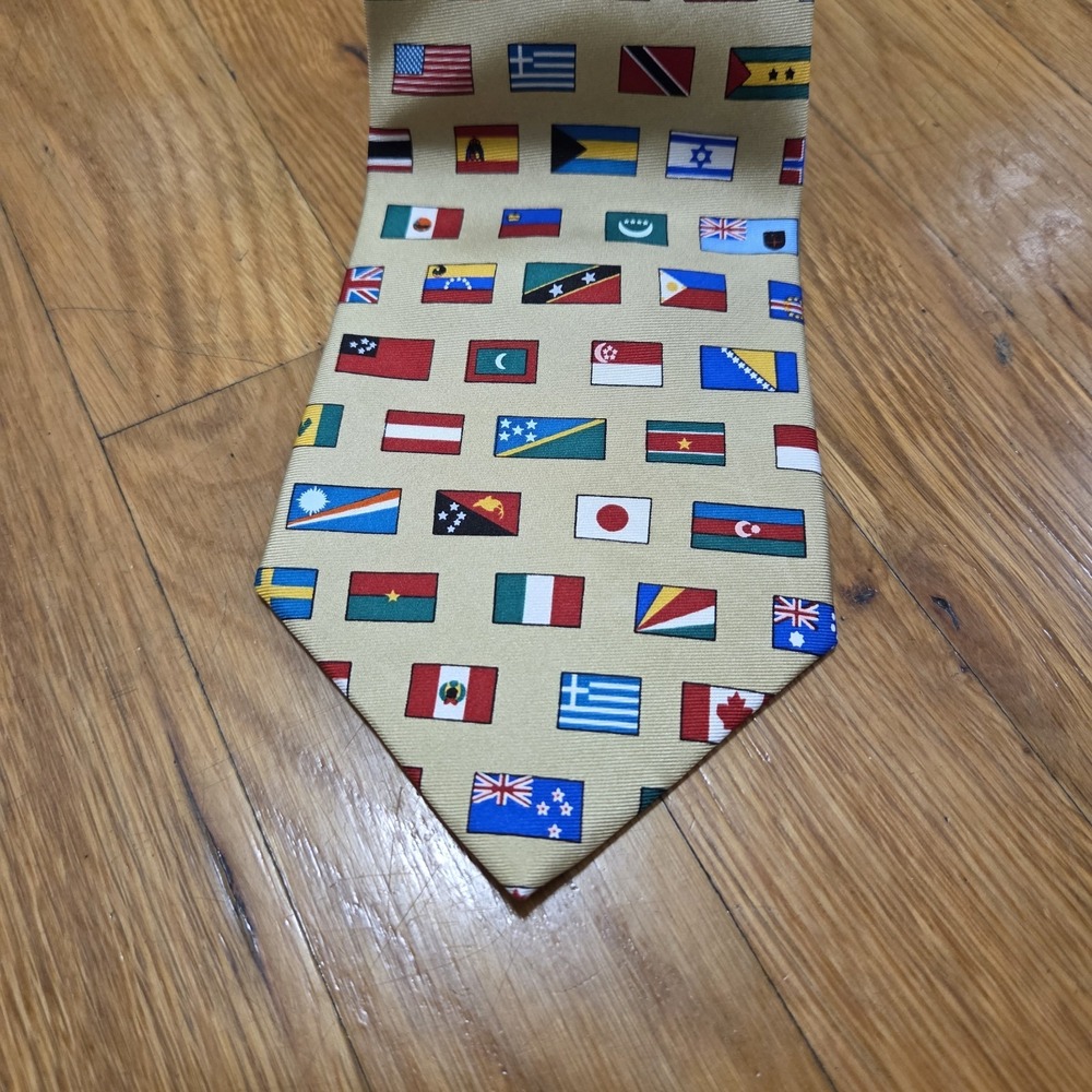 Museum Artifact 100% Silk Around The World Novelty NeckTie OS Multicolor 57" 60" - Picture 2 of 4